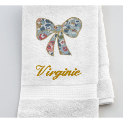 Serviette de toilette avec un noeud en liberty