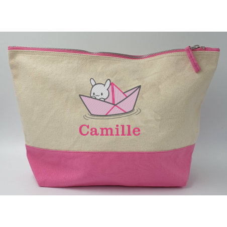 Trousse lapin dans un bateau
