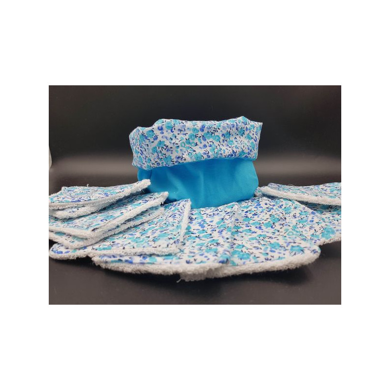 Panier turquoise et ses lingettes